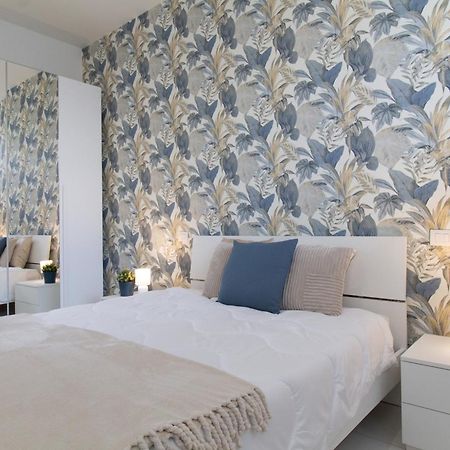 Sky Suite Blue Pomezia Ngoại thất bức ảnh